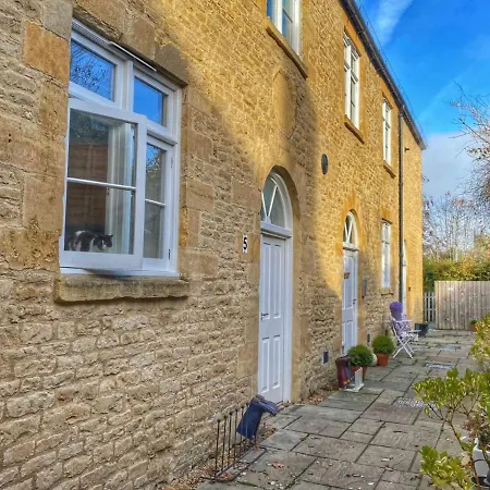 Apartamento Cotswold Chapel, Sleeps Up To 5 In Kingsize Beds Chipping Norton Exterior foto